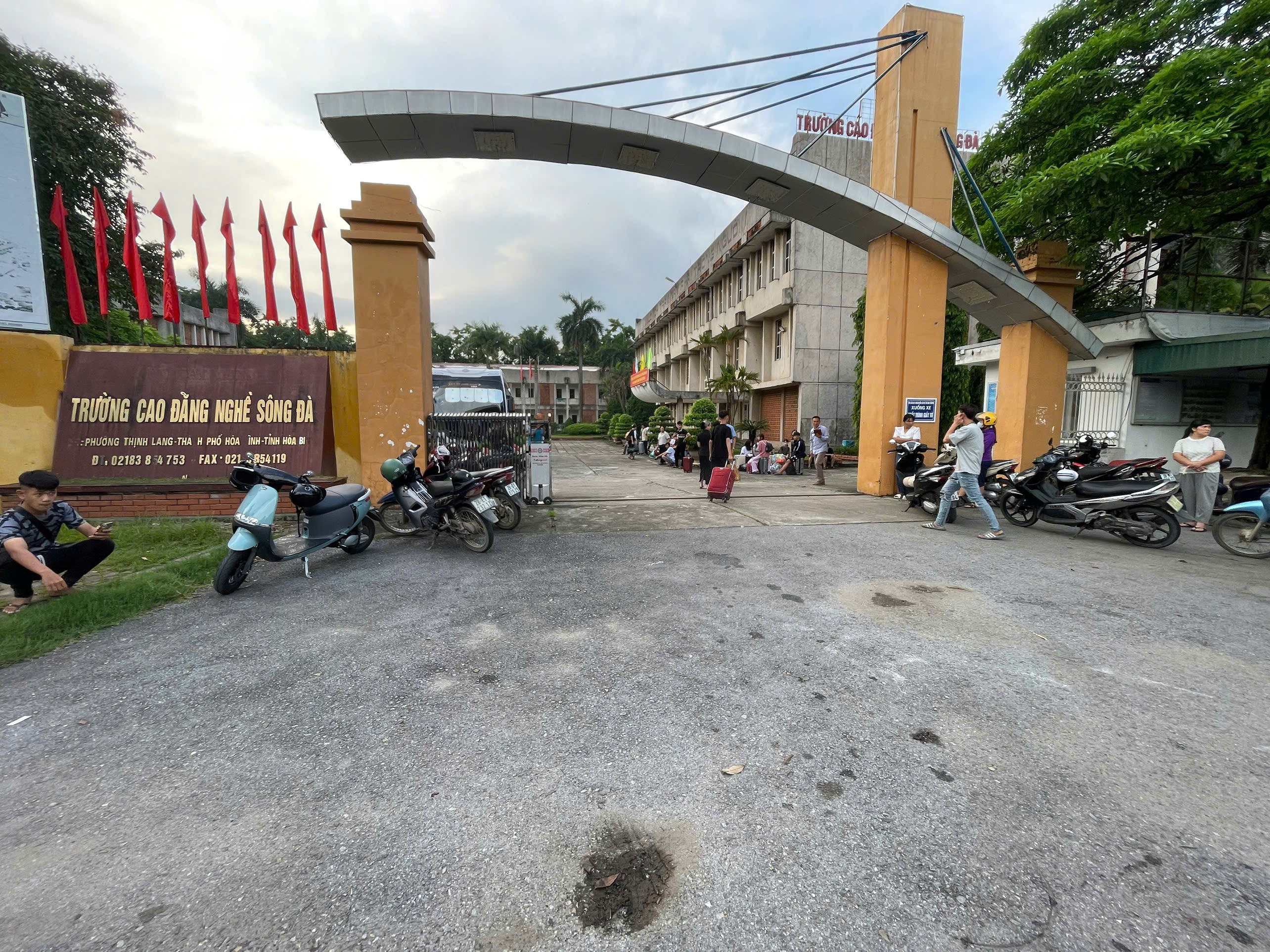 ĐƯA SINH VIÊN ĐI THỰC TẬP – CẦU NỐI GIỮA NHÀ TRƯỜNG VÀ DOANH NGHIỆP