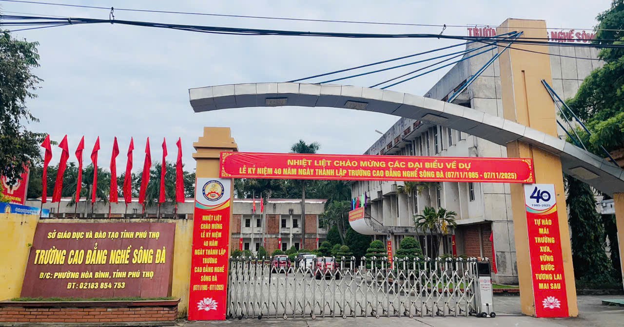 Trường Cao Đẳng Nghề Sông Đà xứng đáng là ngọn cờ đầu của giáo dục nghề nghiệp Đất Tổ Hùng Vương và khu vực Tây Bắc