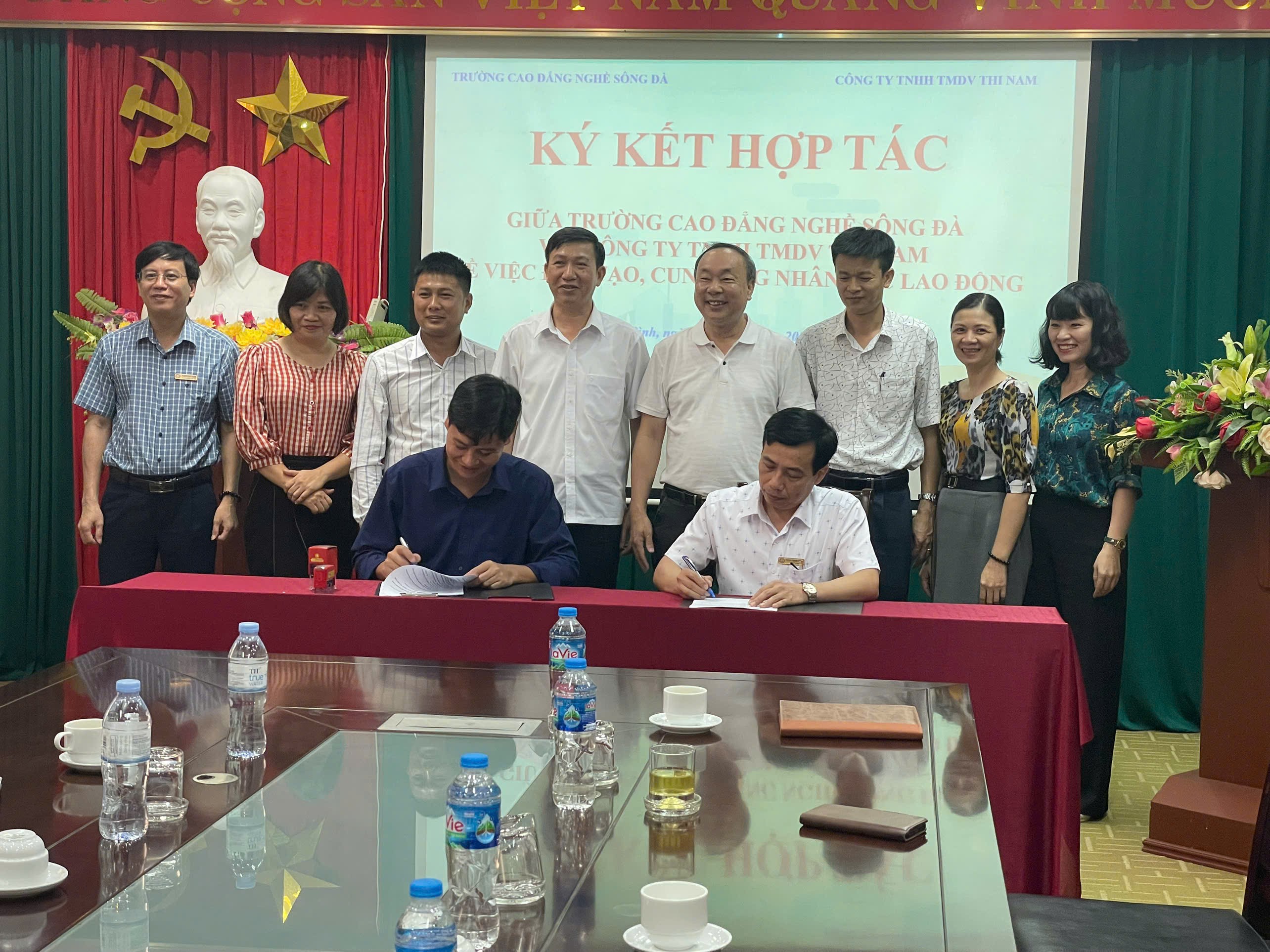Ký kết hợp tác