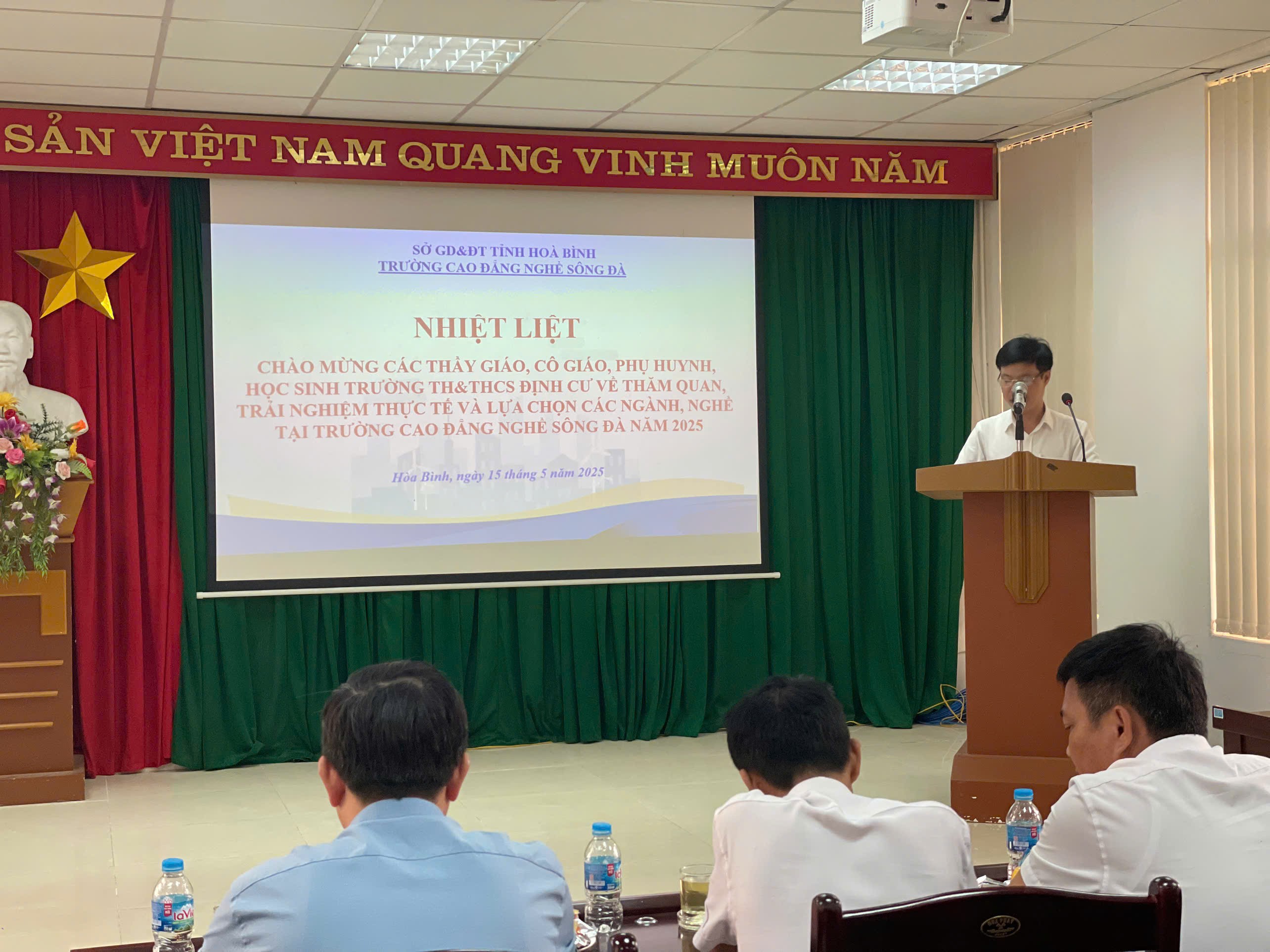 Lựa Chọn Ngành Nghề Phù Hợp Với Tương Lai Của Bạn!