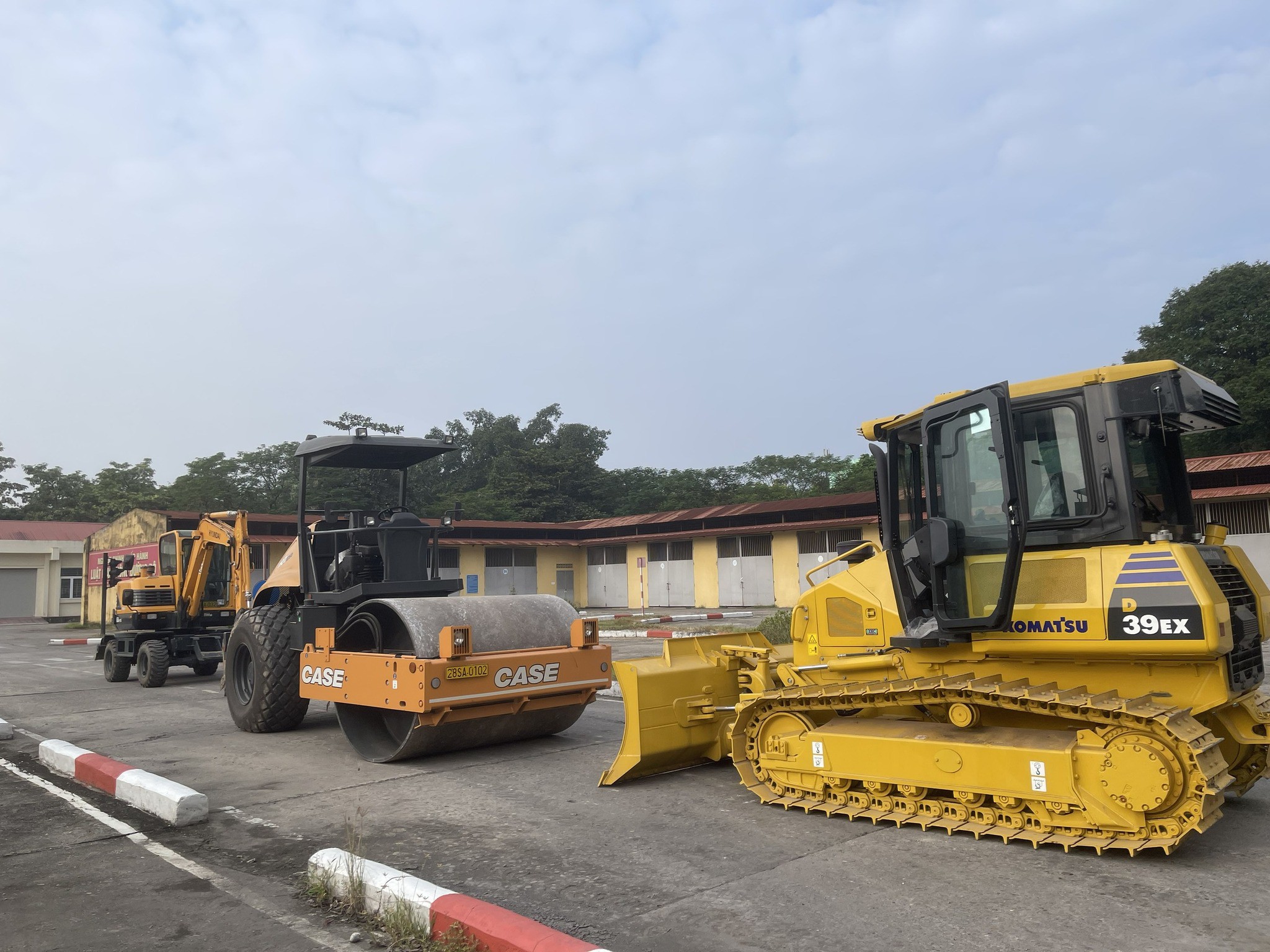 CHƯƠNG TRÌNH ĐÀO TẠO - Vận hành máy thi công nền (hệ trung cấp)