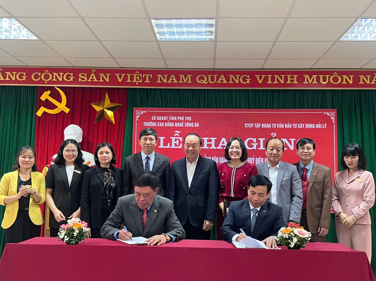 Lễ Khai giảng và Lễ ký kết hợp tác với Tập đoàn Tư vấn Đầu tư Xây dựng Hải Lý