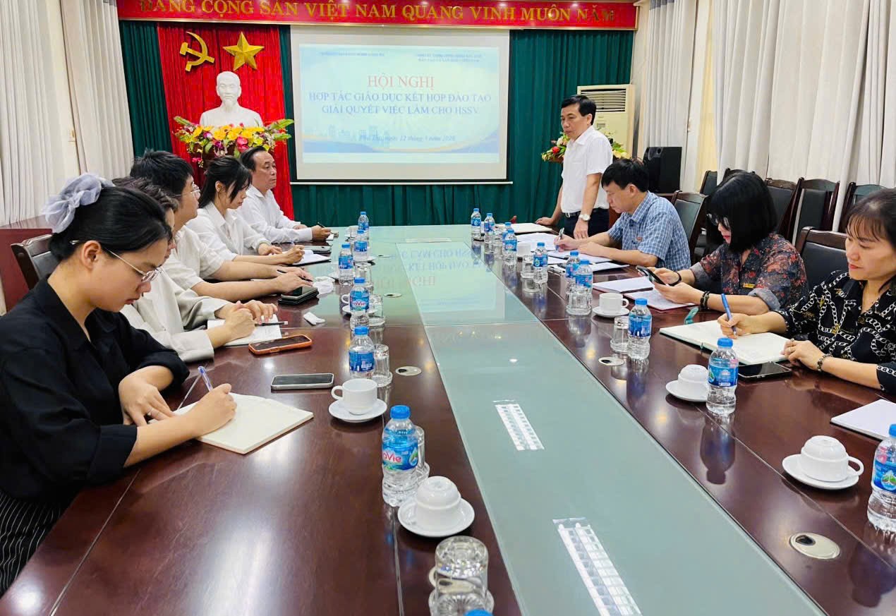 Trao đổi hợp tác giáo dục, đào tạo với Công ty TNHH Công nghệ kết hợp đào tạo và sản xuất Việt nam