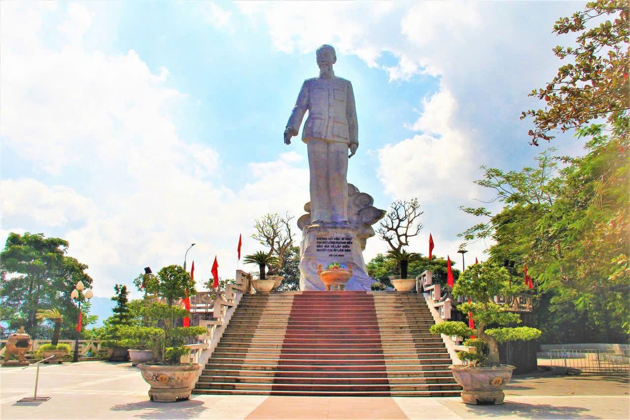 Tháng Năm về! Nhớ Ngày sinh nhật Bác Hồ kính yêu