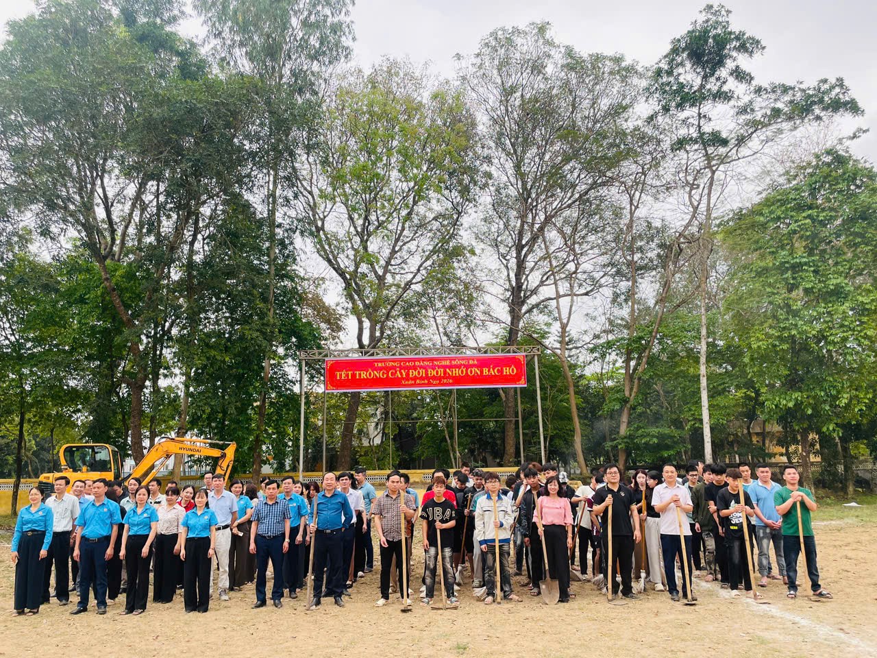 TẾT TRỒNG CÂY – ĐỜI ĐỜI NHỚ ƠN BÁC HỒ